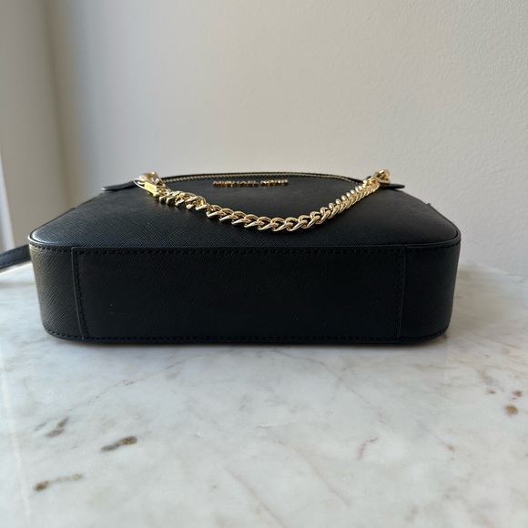 Michael Kors Jet Set Crossbody - Picture 3 of 5